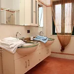 La Collina Bed & Breakfast