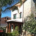 La Collina Bed & Breakfast 3*