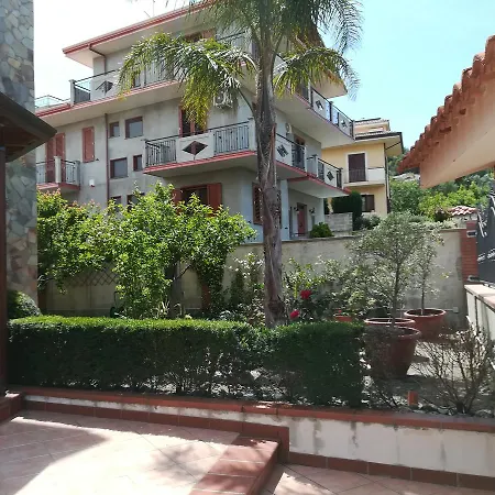 La Collina Bed & Breakfast 3*